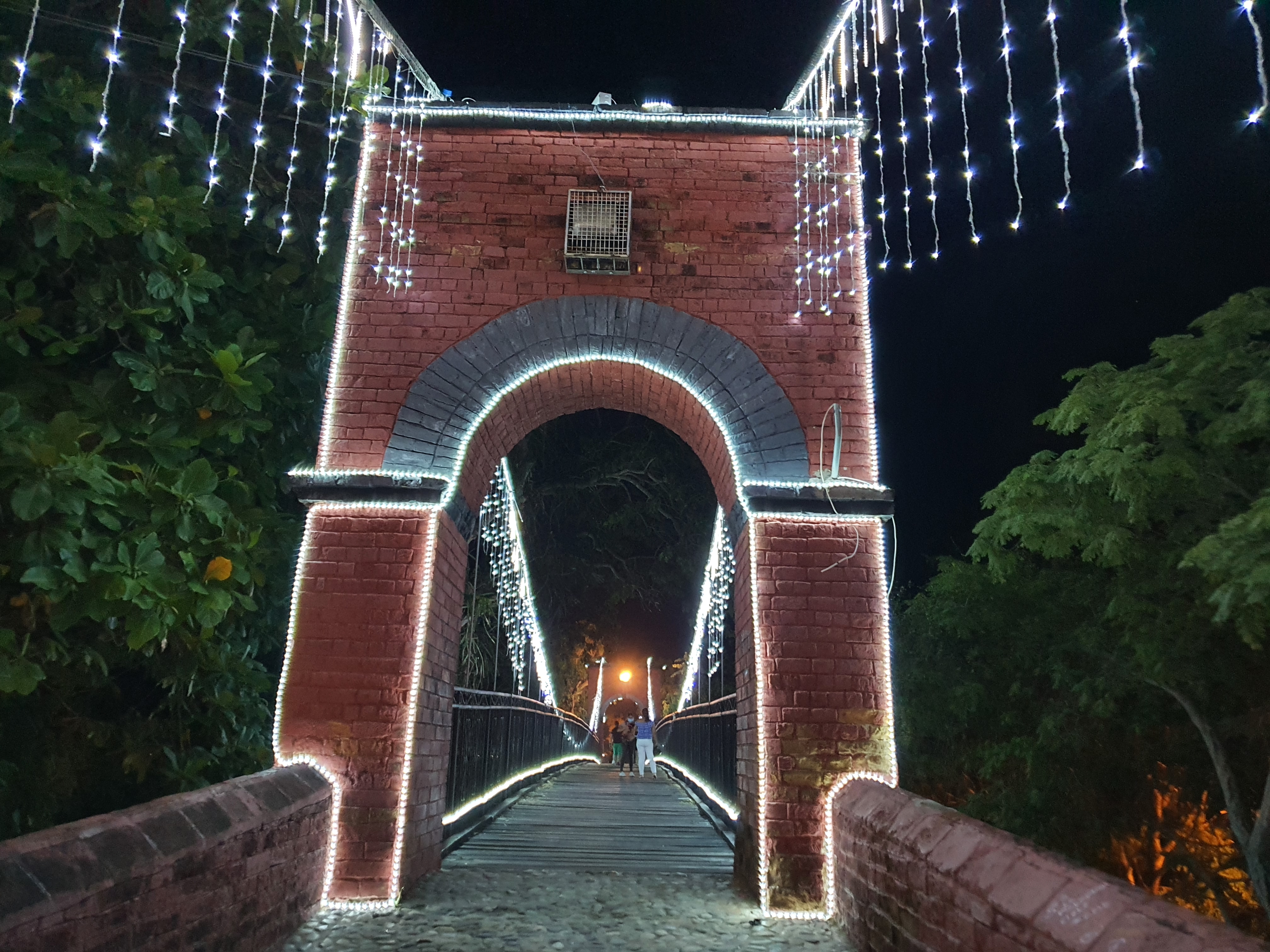 Diseño e implementación de Alumbrado Navideño 2